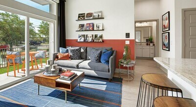 9330 Main St in Houston, TX - Building Photo - Building Photo