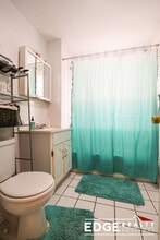 70 Antwerp St, Unit 2 in Boston, MA - Foto de edificio - Building Photo