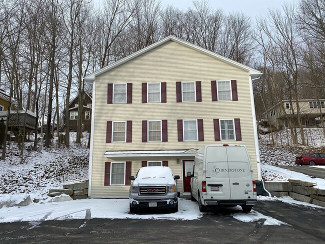 14 N Chestnut St in Augusta, ME - Foto de edificio - Building Photo