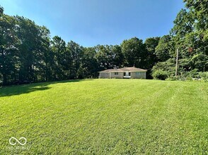 5433 Shelbyville Rd in Indianapolis, IN - Building Photo - Building Photo