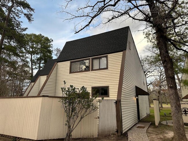 24468 Country Clb Dr in Huntsville, TX - Building Photo - Building Photo