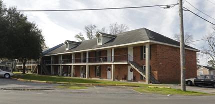 The Colonial Apartments in Marrero, LA - Building Photo - Building Photo