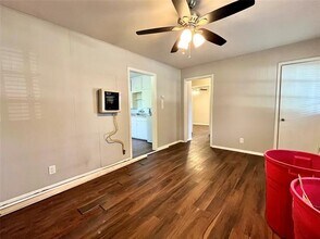 1813 Wayne St in Denton, TX - Building Photo - Building Photo