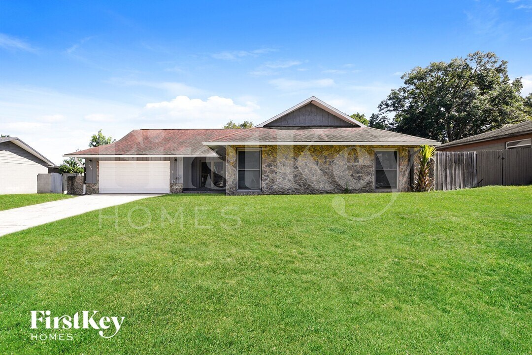 409 Seville Ave in Altamonte Springs, FL - Building Photo