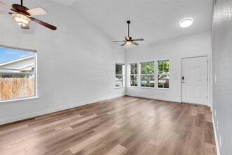 112 Prairie Springs Loop in Georgetown, TX - Building Photo - Building Photo