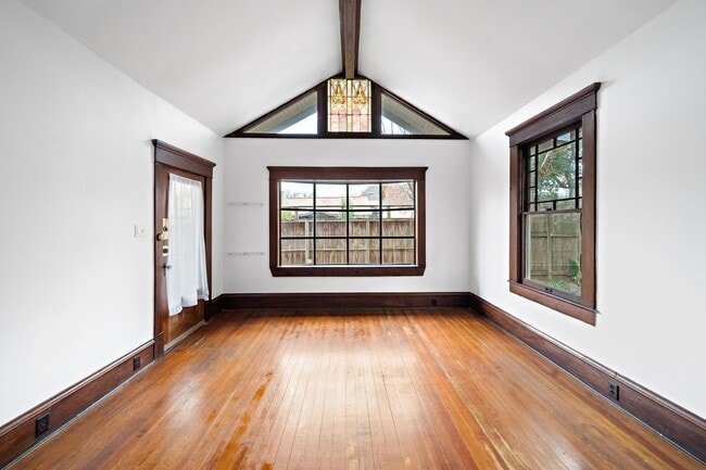 property at 1517 Indiana St