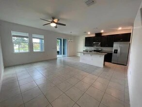 1351 Merrydale Way in Winter Park, FL - Foto de edificio - Building Photo