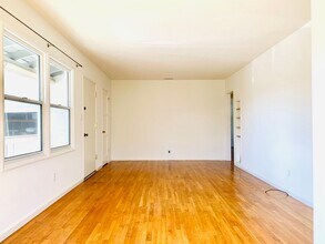 3481 Armstrong St in San Diego, CA - Building Photo - Building Photo
