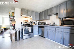 7 Cottage St, Unit 2 in Boston, MA - Building Photo