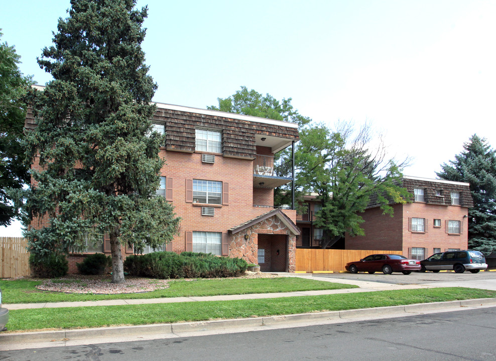 3666 S Acoma St in Englewood, CO - Building Photo