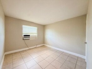 1010 9th St in West Palm Beach, FL - Building Photo - Building Photo