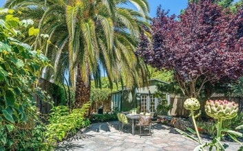 684 Apgar St in Oakland, CA - Foto de edificio - Building Photo