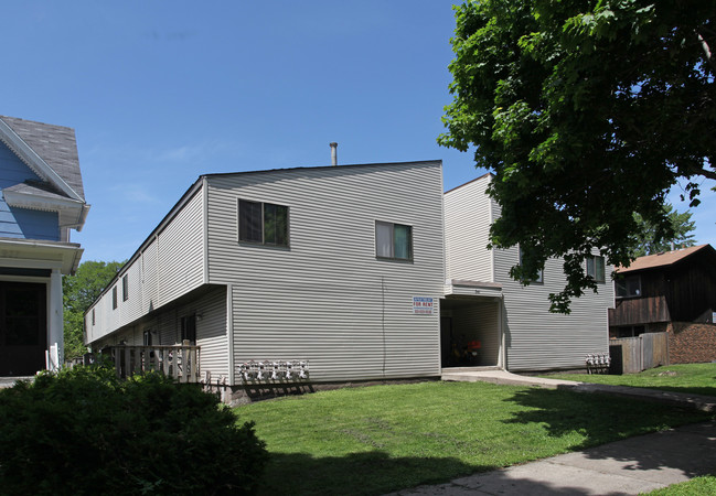 941 17th Ave SE in Minneapolis, MN - Foto de edificio - Building Photo