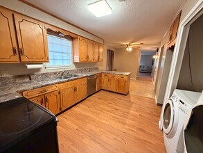 906 N Boston Ave in Russellville, AR - Building Photo - Building Photo