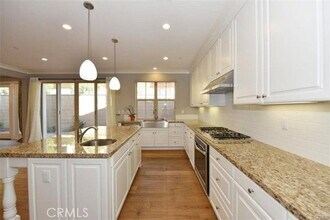 237 Wyndover in Irvine, CA - Building Photo - Building Photo