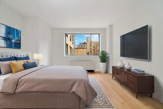 97 Jane St in New York, NY - Building Photo - Building Photo