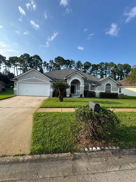12033 Walkers Glen Ln N in Jacksonville, FL - Building Photo