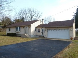 72 Kennedy Rd in Andover, NJ - Building Photo
