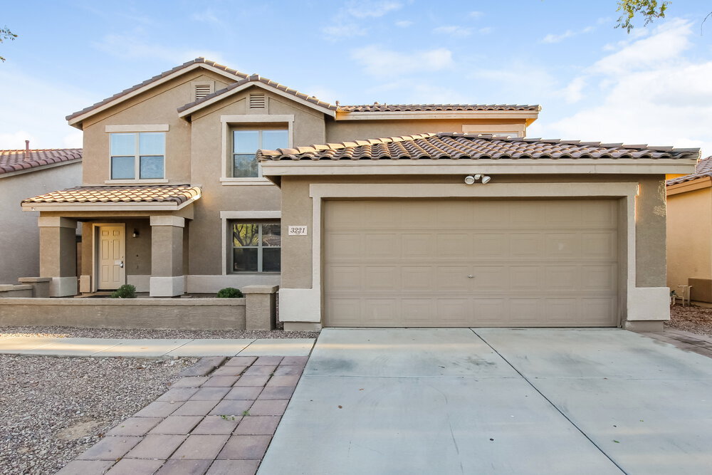 3221 W Cavedale Dr in Phoenix, AZ - Building Photo
