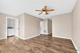 905 Parmer Ave in Killeen, TX - Building Photo - Building Photo