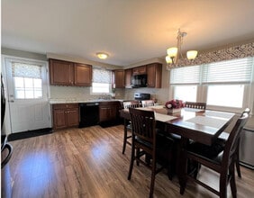 172 S Seine Dr, Unit 1 in Cheektowaga, NY - Building Photo - Building Photo