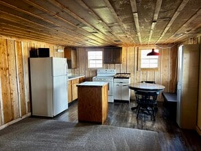 810 Watt Canyon Rd, Unit Lone Ranger in Thorp, WA - Foto de edificio - Building Photo