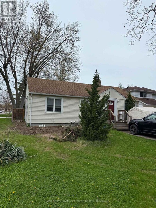 41-41 Beamer Ave in St Catharines, ON - Building Photo
