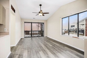 30657 Hidden Pines Ln in Roseville, MI - Foto de edificio - Building Photo