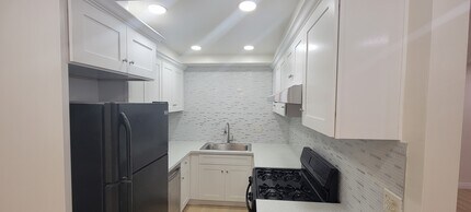 1908 Clinton St, Unit 3 in Los Angeles, CA - Building Photo - Building Photo