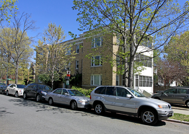 2869 28th St NW in Washington, DC - Building Photo - Building Photo