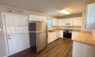 3002 Sonya Dr NW in Huntsville, AL - Building Photo - Building Photo