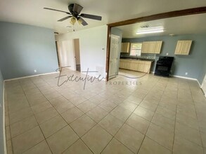 806 Sundale Dr in Lake Charles, LA - Building Photo - Building Photo