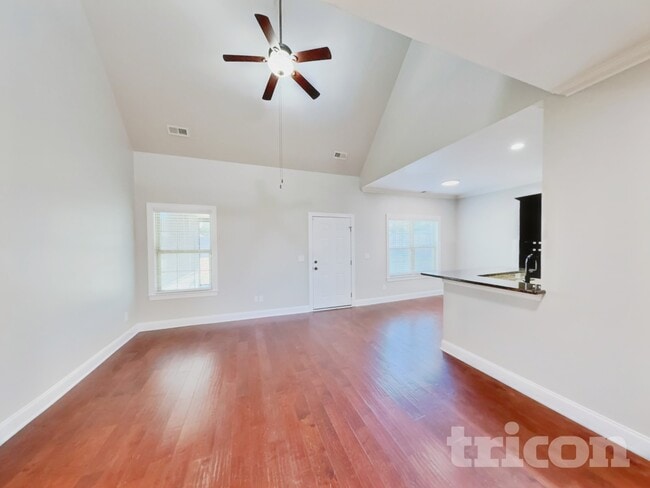 585 Smoky Mountains Dr in Gallatin, TN - Building Photo - Building Photo