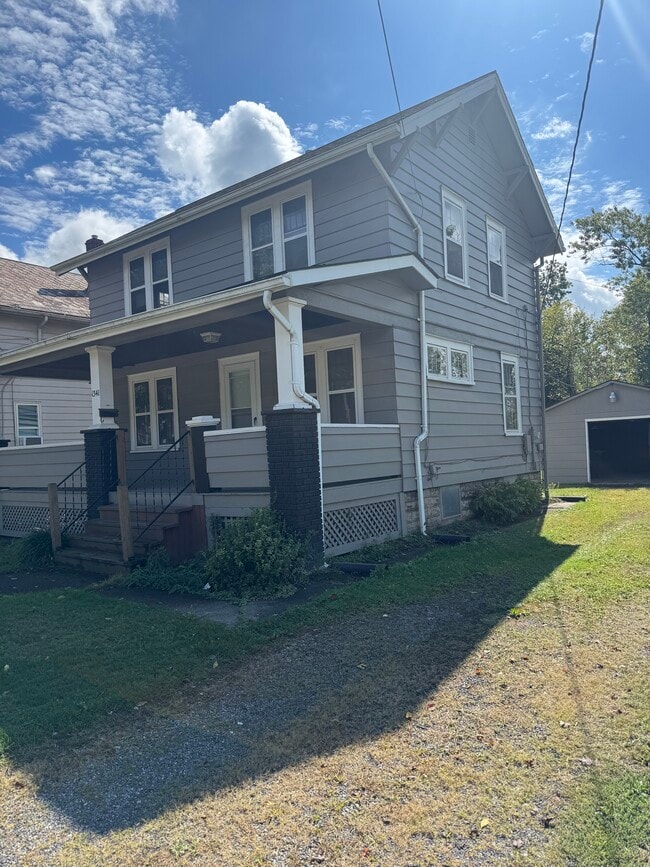 1341 Parkman Rd NW in Warren, OH - Foto de edificio - Building Photo
