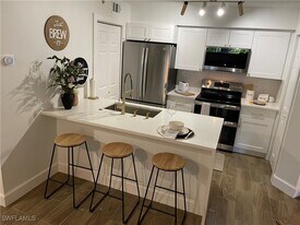 8940 Colonnades Ct E in Bonita Springs, FL - Building Photo