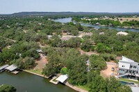 1701 Glen Cove in Kingsland, TX - Foto de edificio - Building Photo