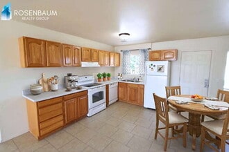 8590 W Magnum Dr, Unit A in Arizona City, AZ - Foto de edificio - Building Photo