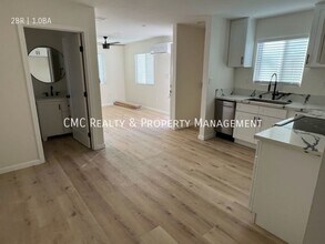 4419 N Bellflower Blvd, Unit 4419 B in Long Beach, CA - Building Photo - Building Photo