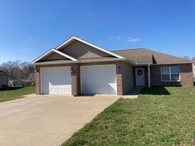 165-167 Founders Ct in Cape Girardeau, MO - Building Photo