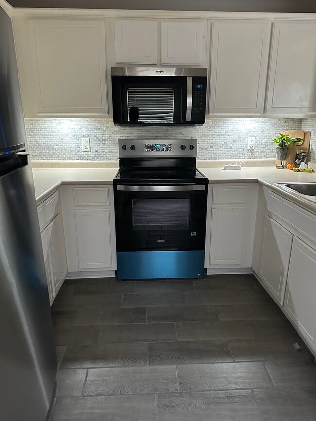 104 Camellia Ct, Unit 104