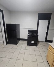 81-83 Montgomery Pl, Unit 2 in Belleville, NJ - Building Photo - Building Photo