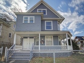 373 Wood Ave in Bridgeport, CT - Building Photo