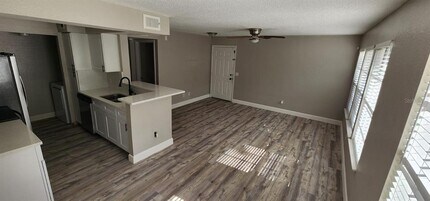 1015 S Hiawassee Rd in Orlando, FL - Building Photo - Building Photo