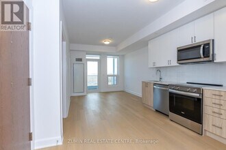 3240 William Coltson Ave in Oakville, ON - Building Photo - Building Photo