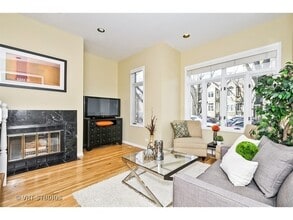 1241 W Fletcher St in Chicago, IL - Building Photo - Building Photo