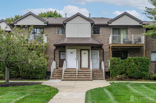 4112 Birchwood Ct in North Brunswick, NJ - Building Photo - Building Photo