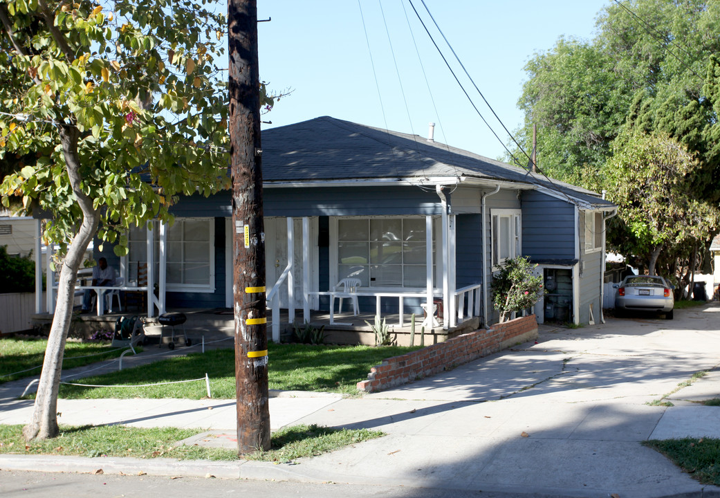 926 N Loma Vista Dr in Long Beach, CA - Foto de edificio