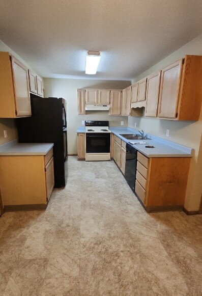 2410 Bostrom Ct in Eau Claire, WI - Building Photo - Building Photo