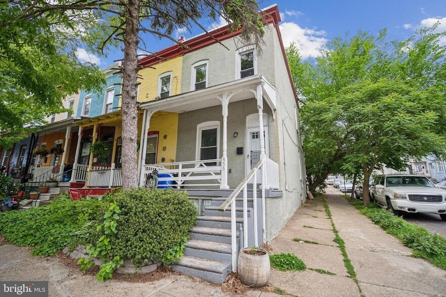 455 Ripka St in Philadelphia, PA - Building Photo