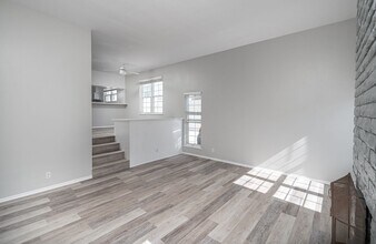 314 E Bay Ave in Newport Beach, CA - Building Photo - Building Photo